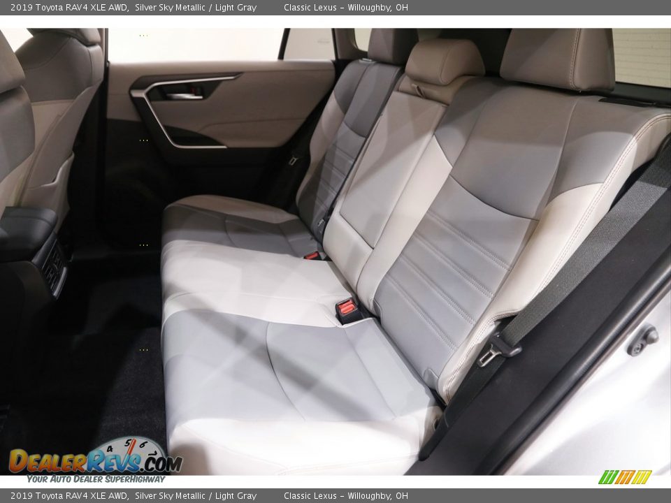 2019 Toyota RAV4 XLE AWD Silver Sky Metallic / Light Gray Photo #16
