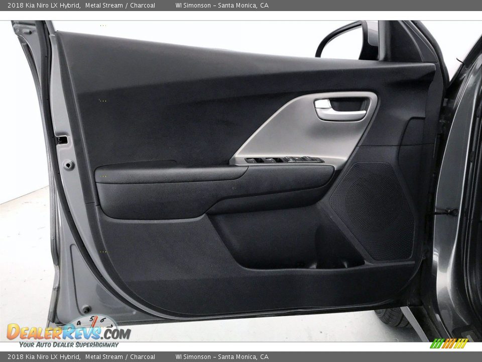 Door Panel of 2018 Kia Niro LX Hybrid Photo #26