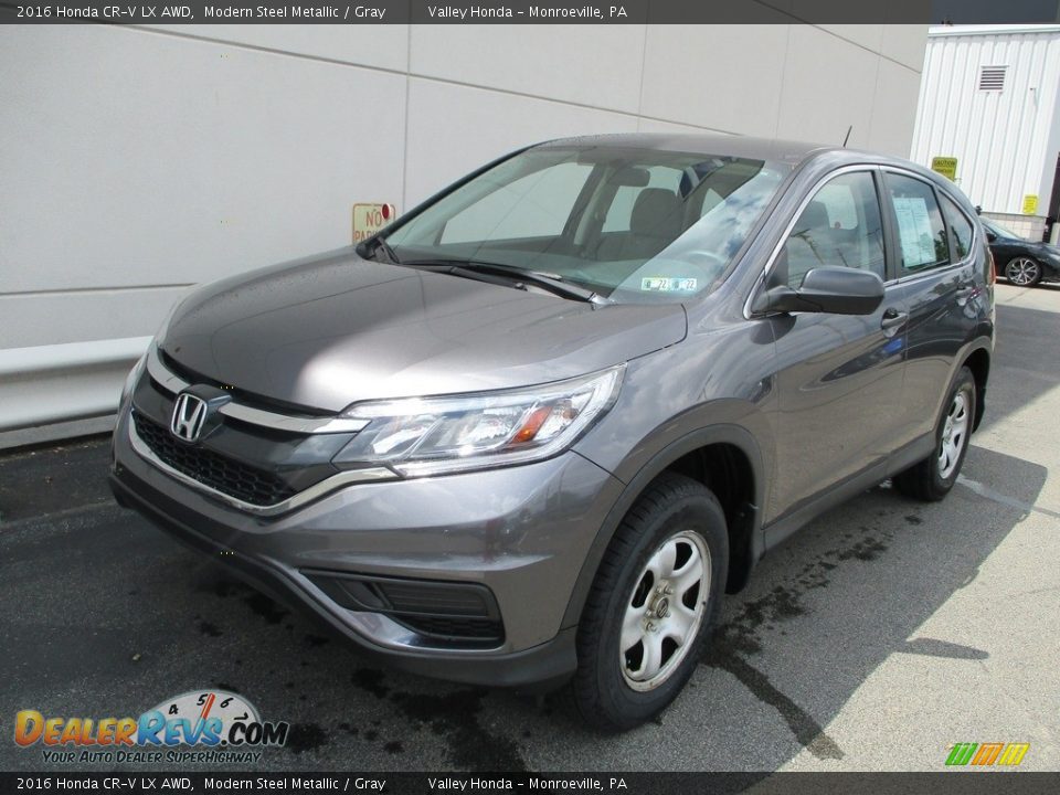 Front 3/4 View of 2016 Honda CR-V LX AWD Photo #9