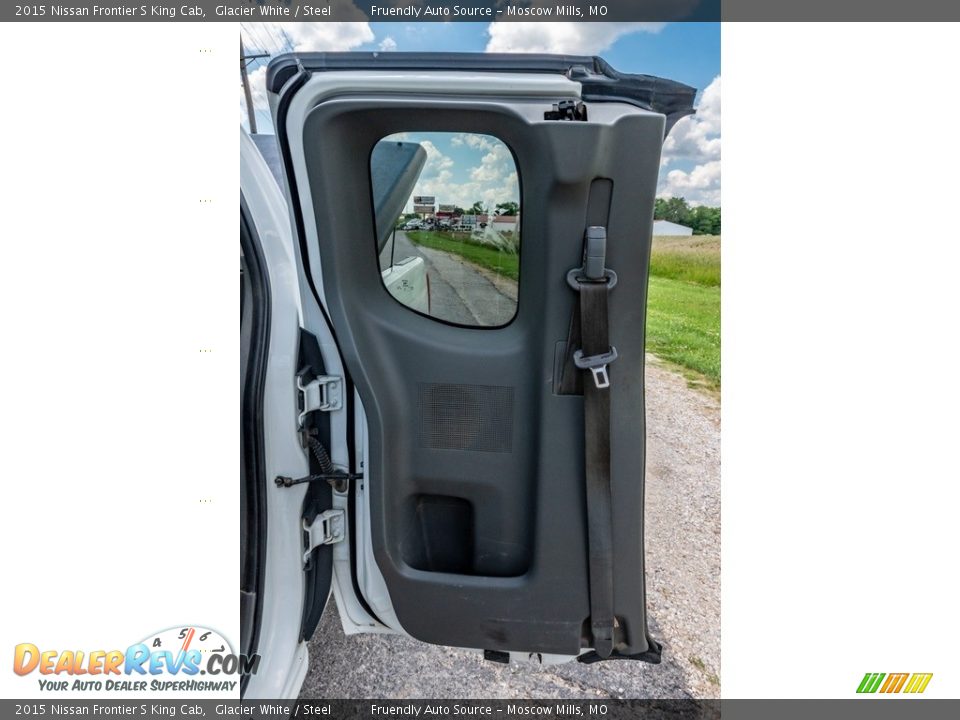 Door Panel of 2015 Nissan Frontier S King Cab Photo #22