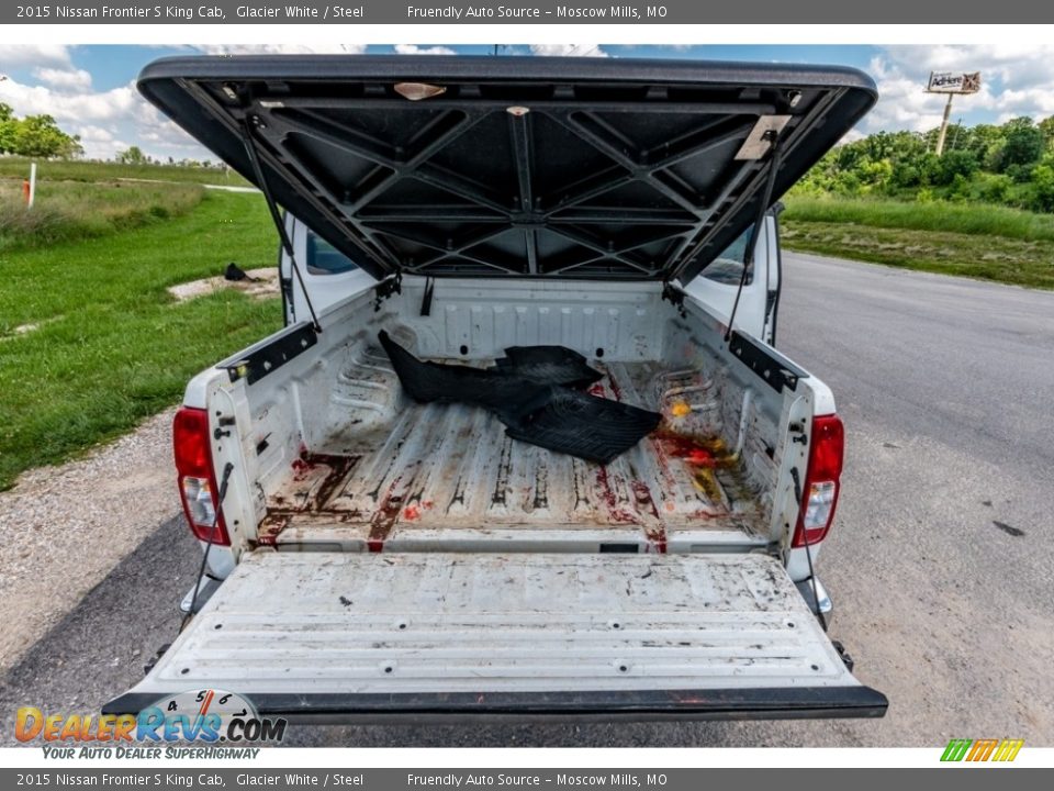 2015 Nissan Frontier S King Cab Glacier White / Steel Photo #24