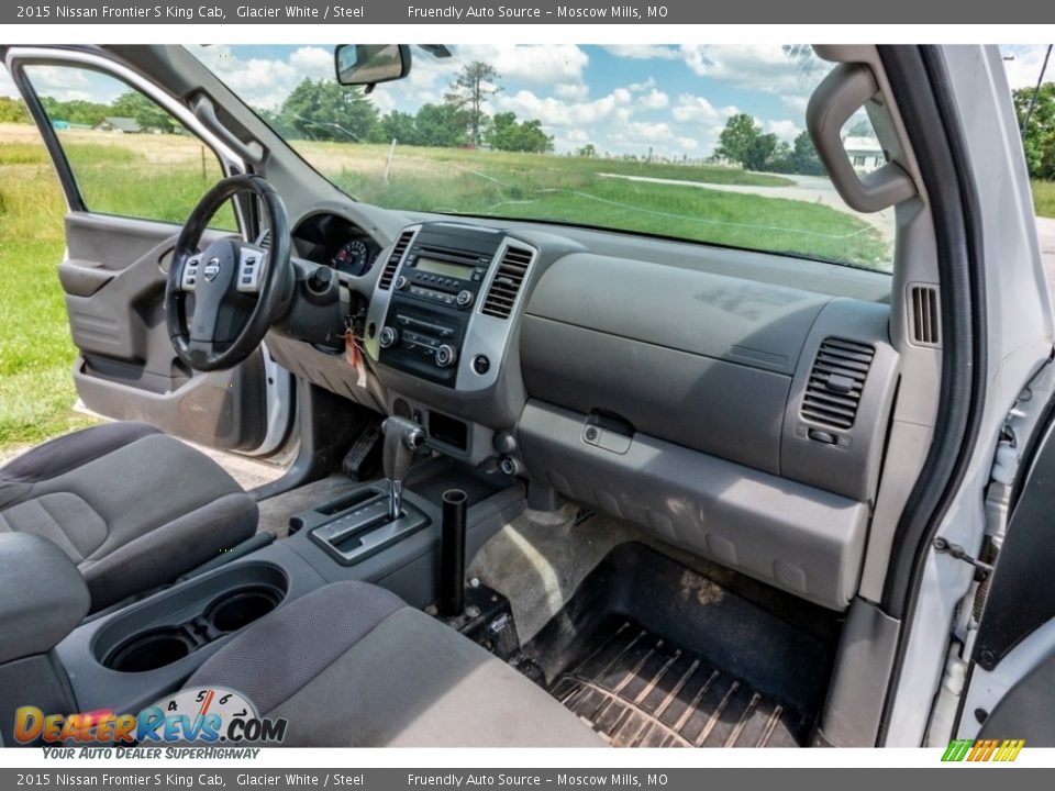 2015 Nissan Frontier S King Cab Glacier White / Steel Photo #28