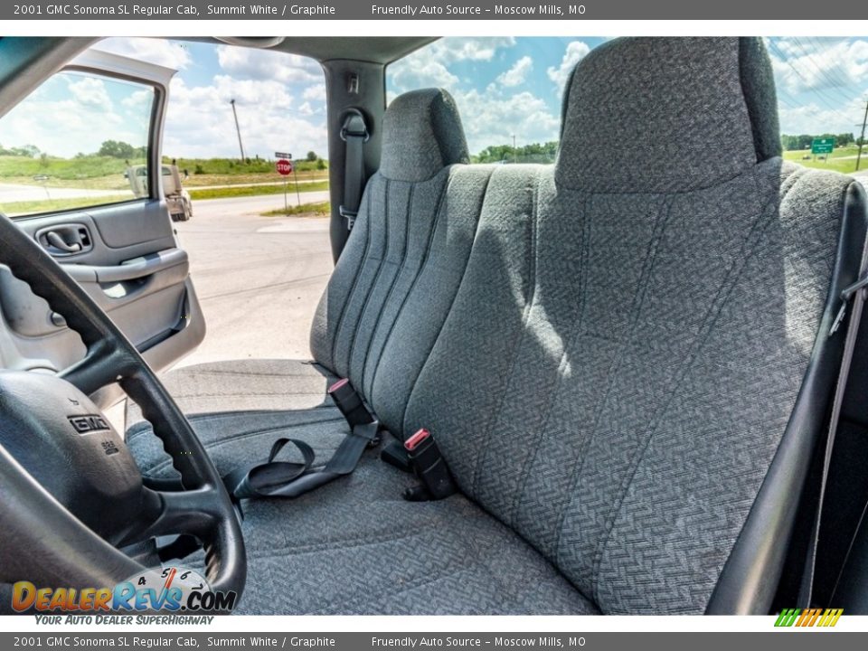 Front Seat of 2001 GMC Sonoma SL Regular Cab Photo #17