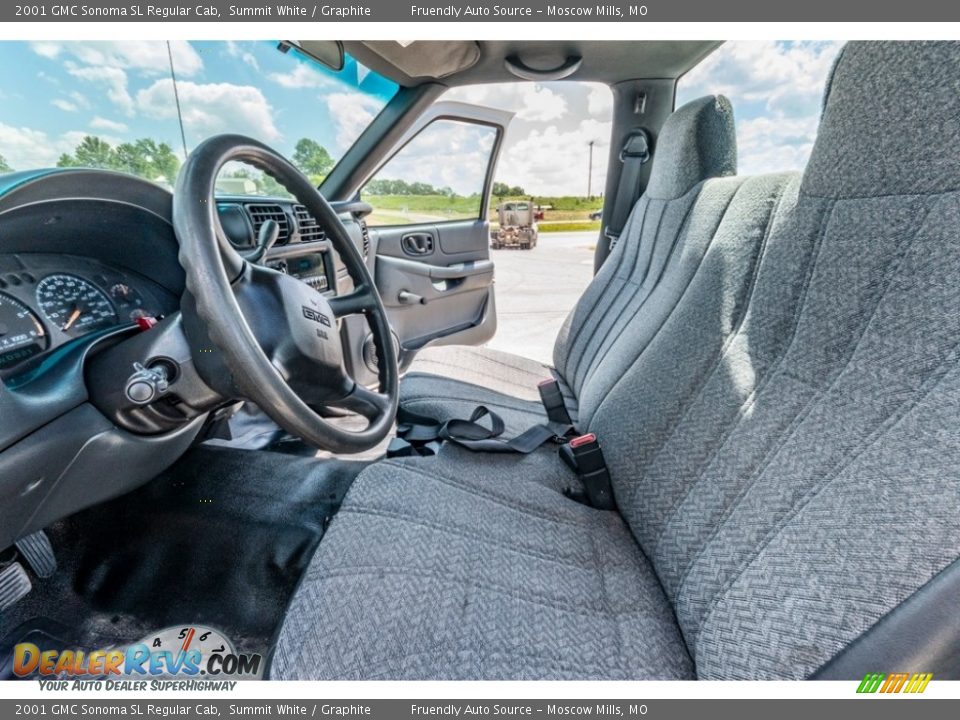 Front Seat of 2001 GMC Sonoma SL Regular Cab Photo #18