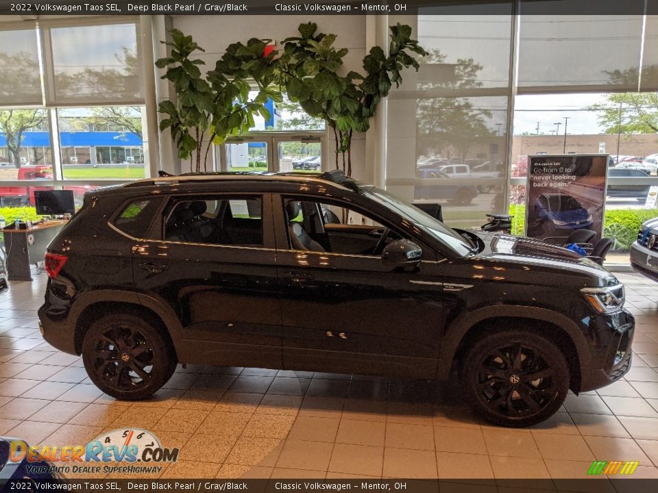 Deep Black Pearl 2022 Volkswagen Taos SEL Photo #2