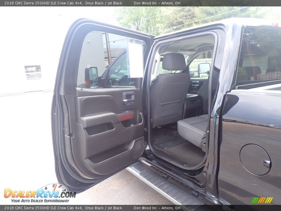 2018 GMC Sierra 3500HD SLE Crew Cab 4x4 Onyx Black / Jet Black Photo #34