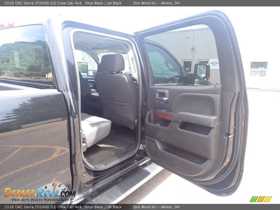 2018 GMC Sierra 3500HD SLE Crew Cab 4x4 Onyx Black / Jet Black Photo #36
