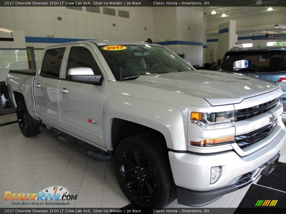2017 Chevrolet Silverado 1500 LT Crew Cab 4x4 Silver Ice Metallic / Jet Black Photo #3