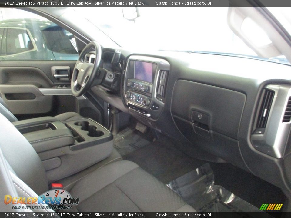 2017 Chevrolet Silverado 1500 LT Crew Cab 4x4 Silver Ice Metallic / Jet Black Photo #16