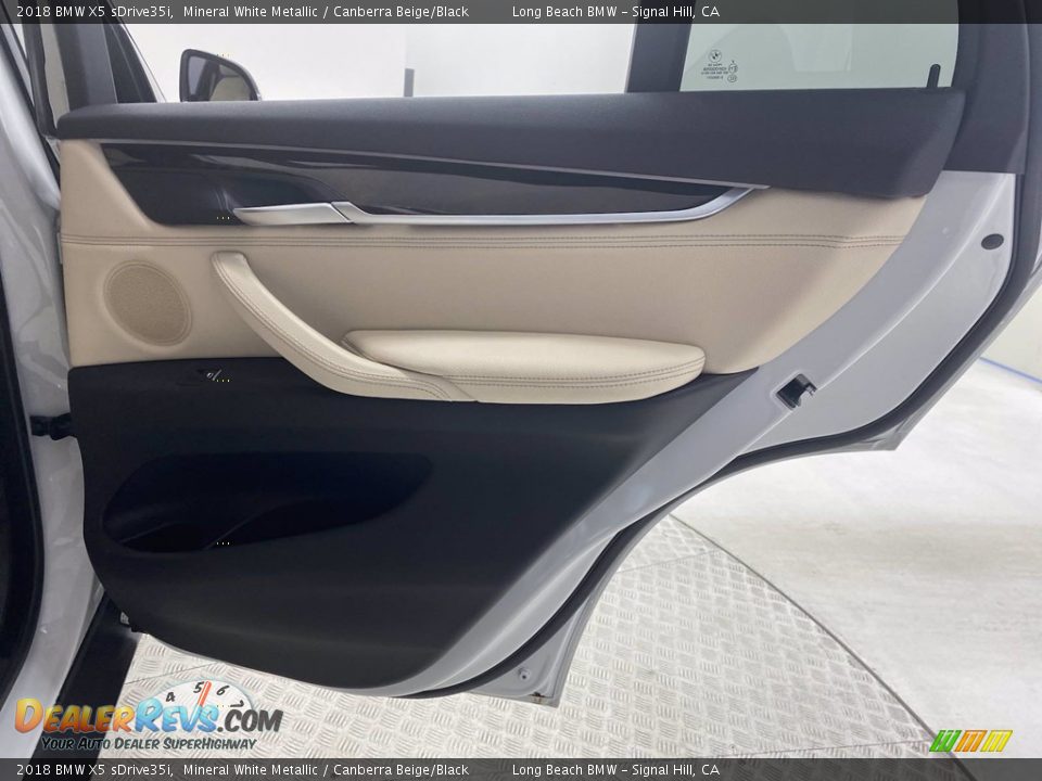 2018 BMW X5 sDrive35i Mineral White Metallic / Canberra Beige/Black Photo #35