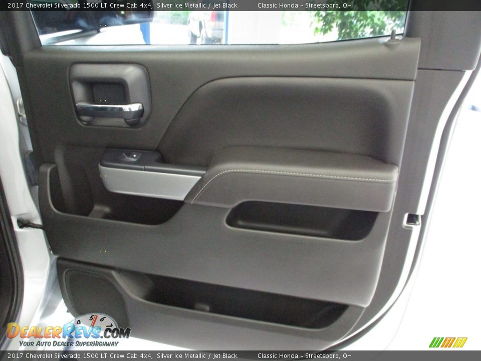 2017 Chevrolet Silverado 1500 LT Crew Cab 4x4 Silver Ice Metallic / Jet Black Photo #18