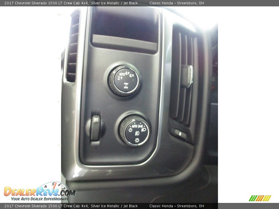 2017 Chevrolet Silverado 1500 LT Crew Cab 4x4 Silver Ice Metallic / Jet Black Photo #30