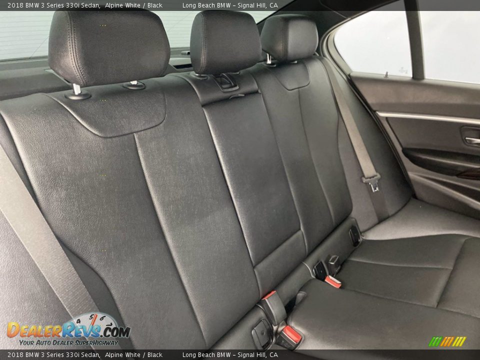 2018 BMW 3 Series 330i Sedan Alpine White / Black Photo #36