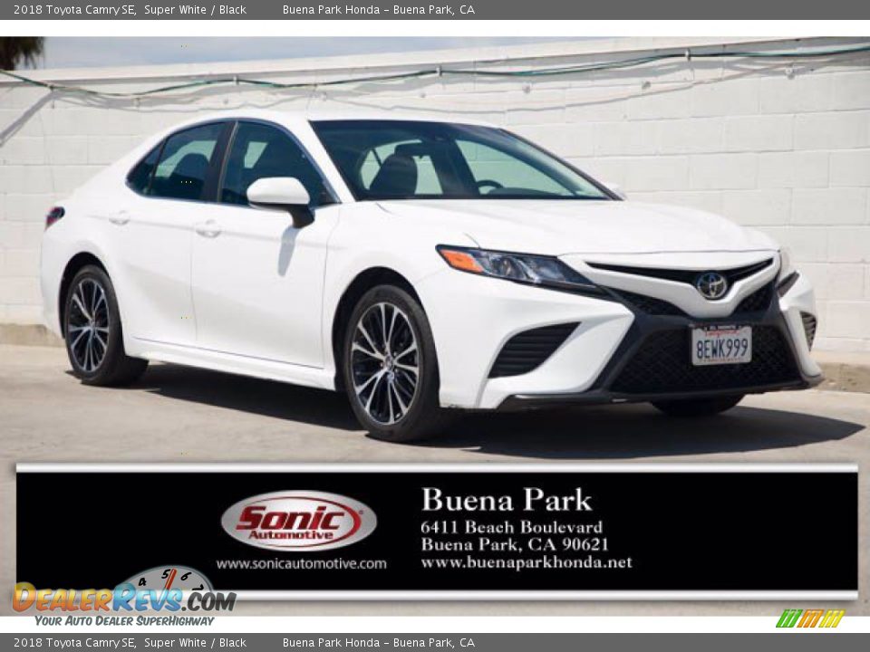 2018 Toyota Camry SE Super White / Black Photo #1