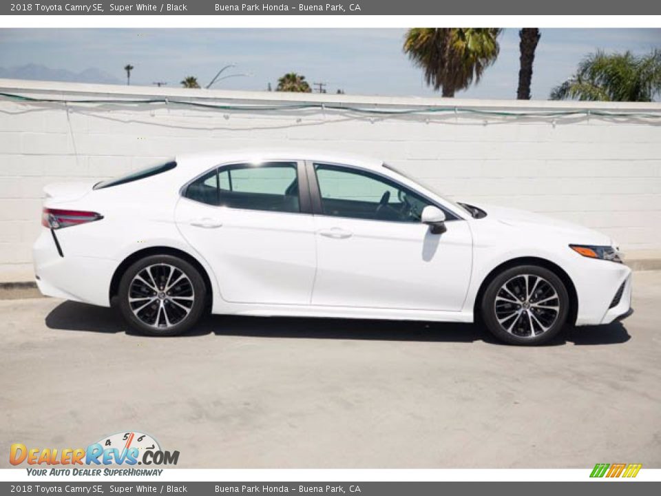 2018 Toyota Camry SE Super White / Black Photo #14