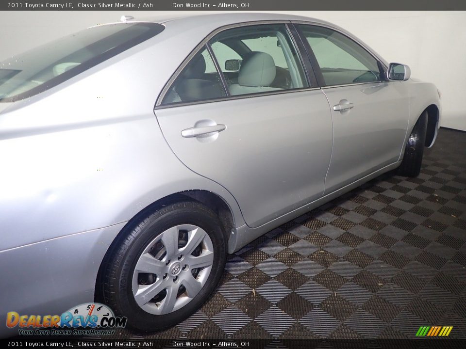 2011 Toyota Camry LE Classic Silver Metallic / Ash Photo #16