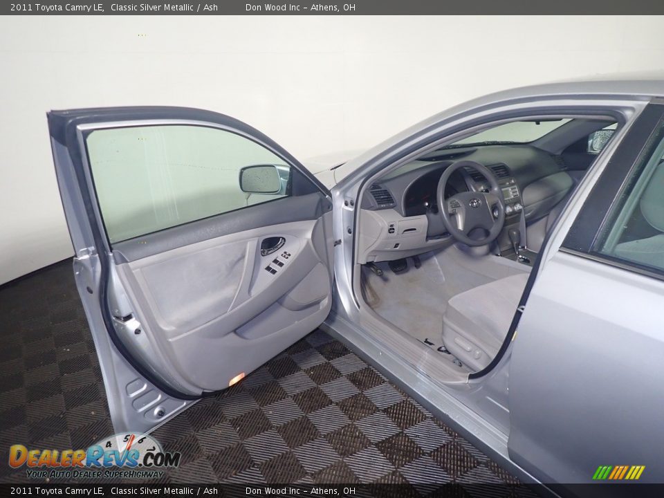 2011 Toyota Camry LE Classic Silver Metallic / Ash Photo #17