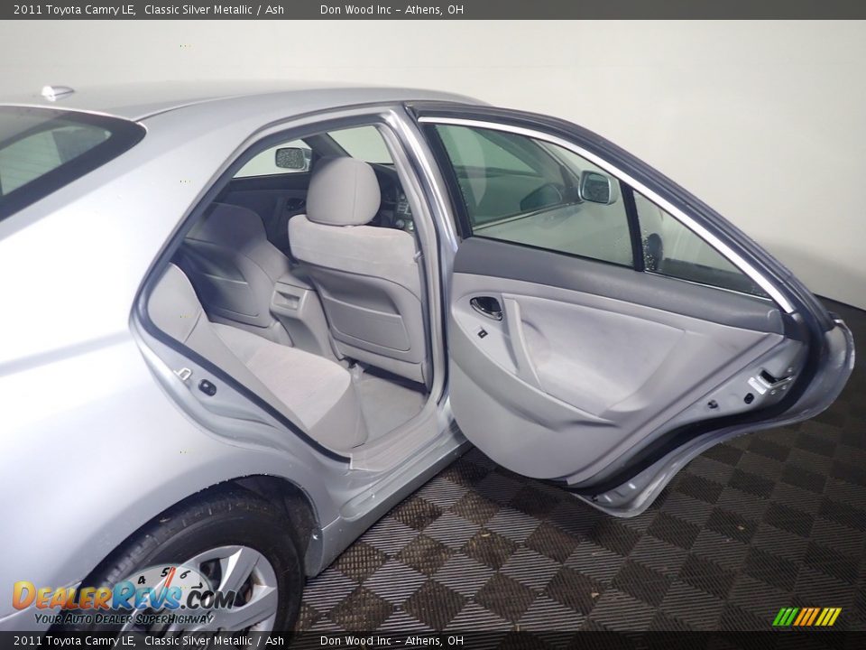 2011 Toyota Camry LE Classic Silver Metallic / Ash Photo #32