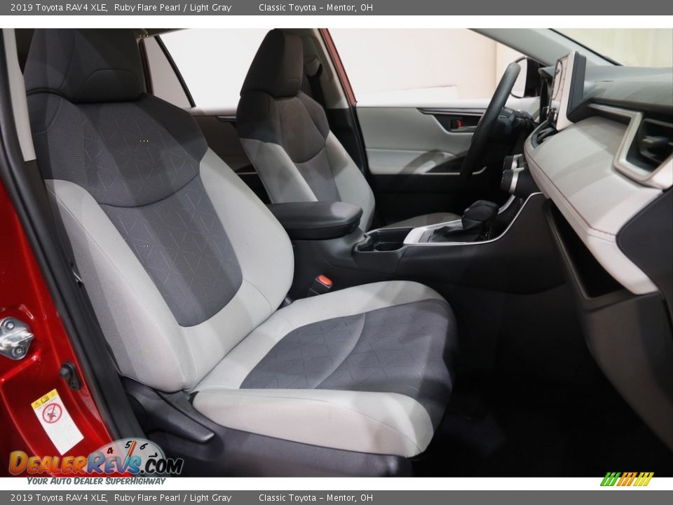 2019 Toyota RAV4 XLE Ruby Flare Pearl / Light Gray Photo #14