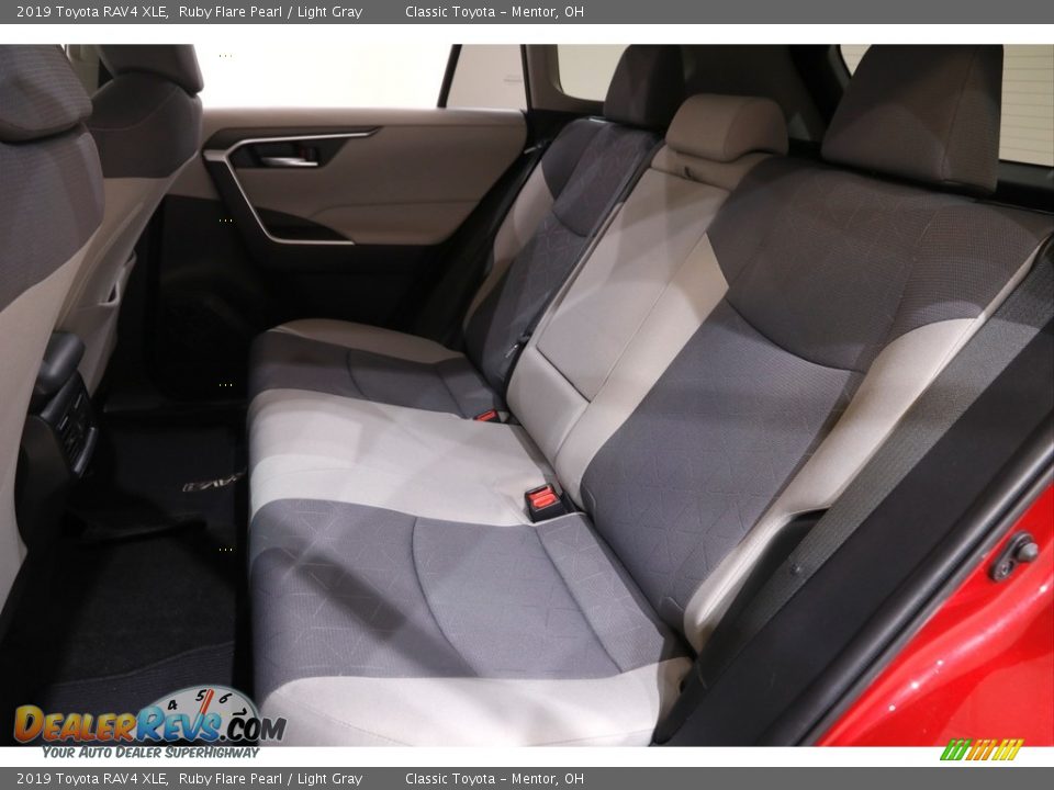 2019 Toyota RAV4 XLE Ruby Flare Pearl / Light Gray Photo #16
