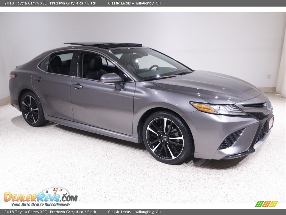 Front 3/4 View of 2018 Toyota Camry XSE Photo #1