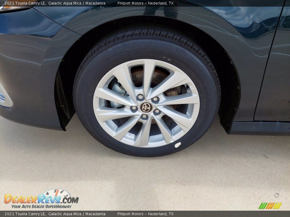 2021 Toyota Camry LE Galactic Aqua Mica / Macadamia Photo #10