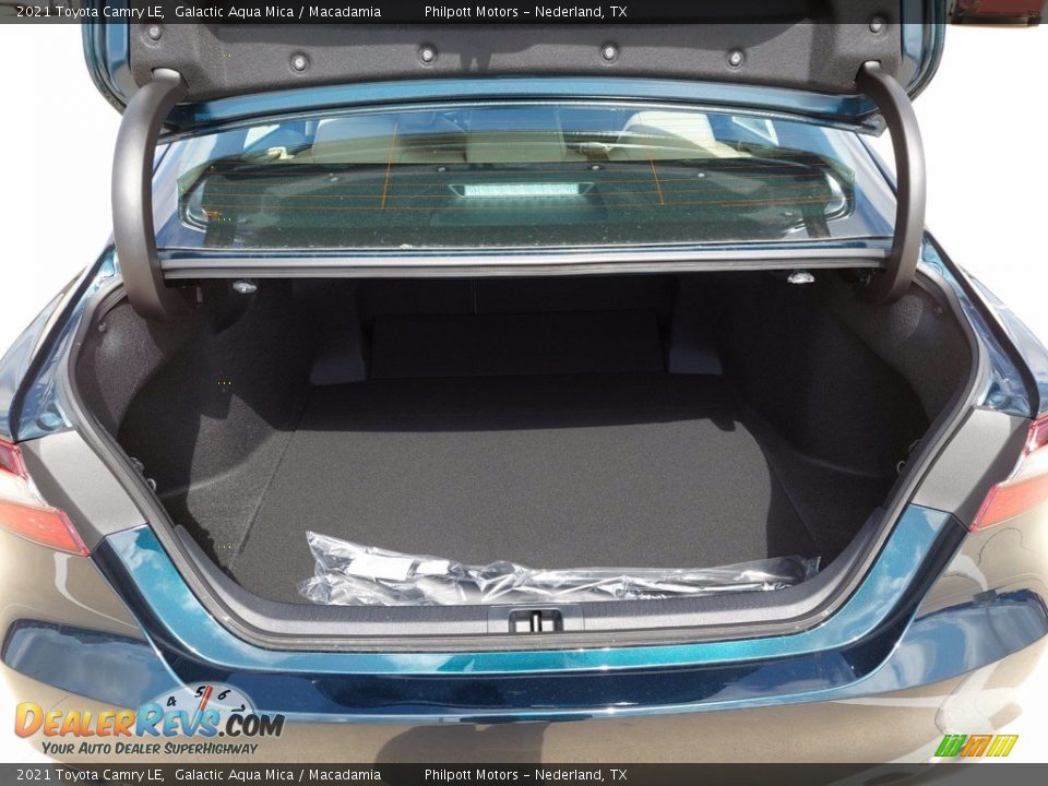 2021 Toyota Camry LE Galactic Aqua Mica / Macadamia Photo #21