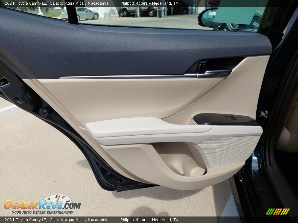 2021 Toyota Camry LE Galactic Aqua Mica / Macadamia Photo #24