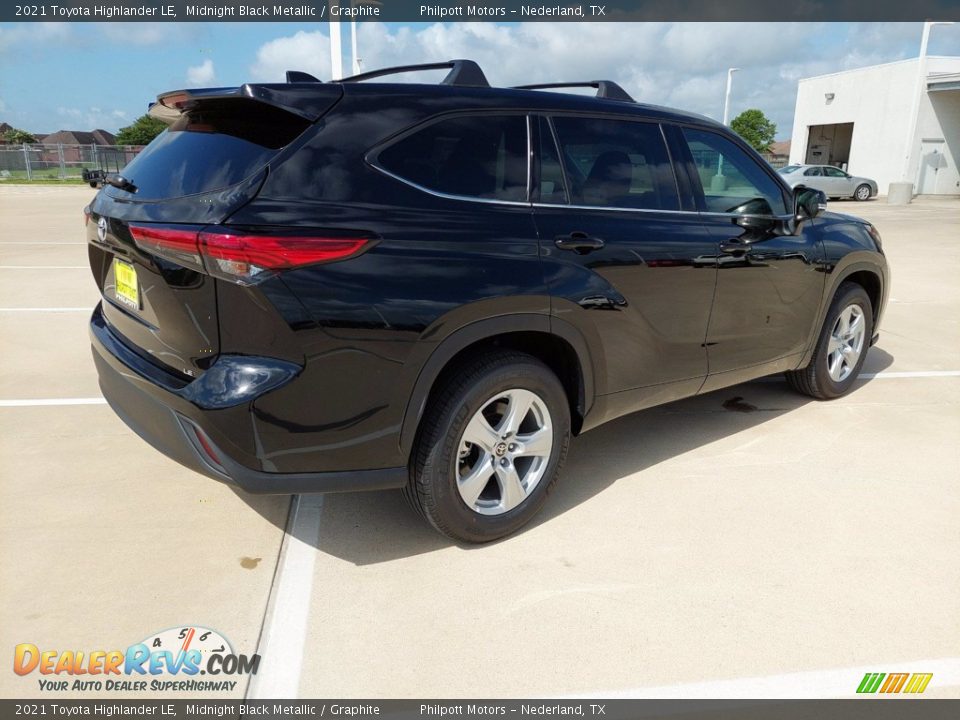 2021 Toyota Highlander LE Midnight Black Metallic / Graphite Photo #3