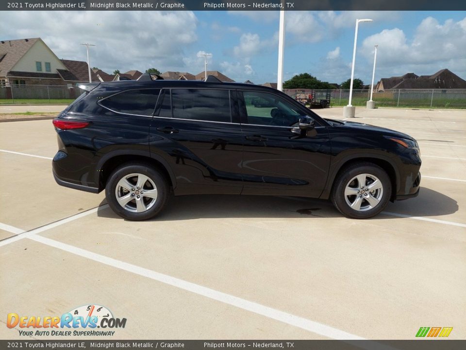 2021 Toyota Highlander LE Midnight Black Metallic / Graphite Photo #12