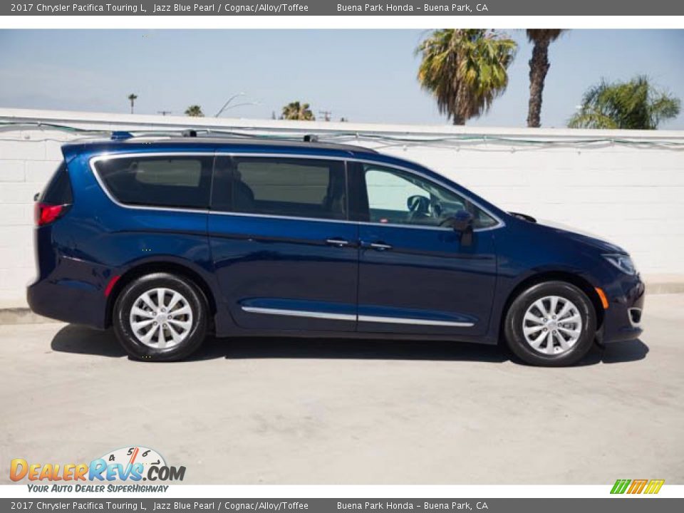 2017 Chrysler Pacifica Touring L Jazz Blue Pearl / Cognac/Alloy/Toffee Photo #10