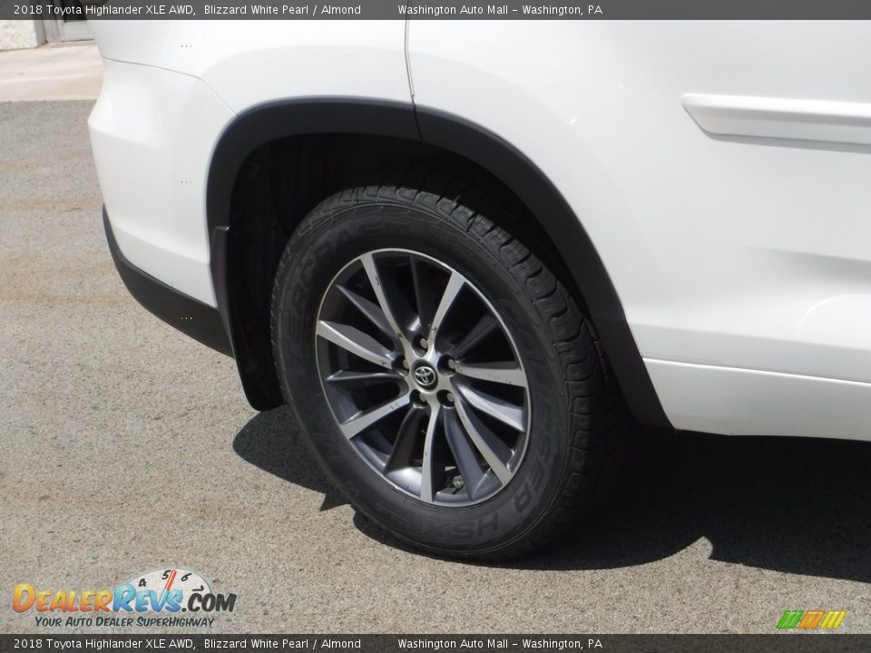 2018 Toyota Highlander XLE AWD Blizzard White Pearl / Almond Photo #3