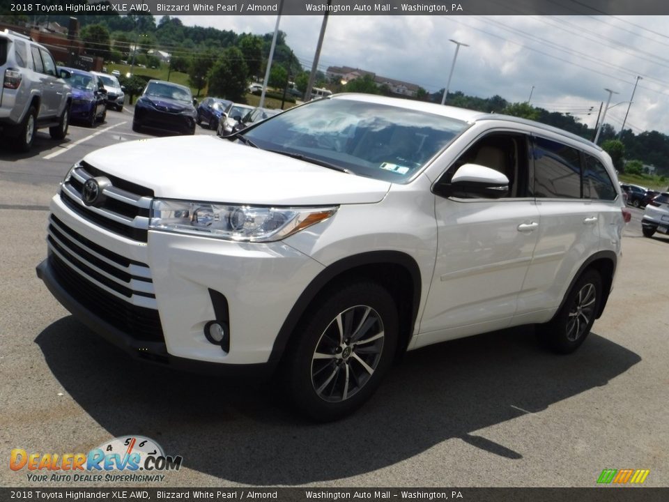 2018 Toyota Highlander XLE AWD Blizzard White Pearl / Almond Photo #6