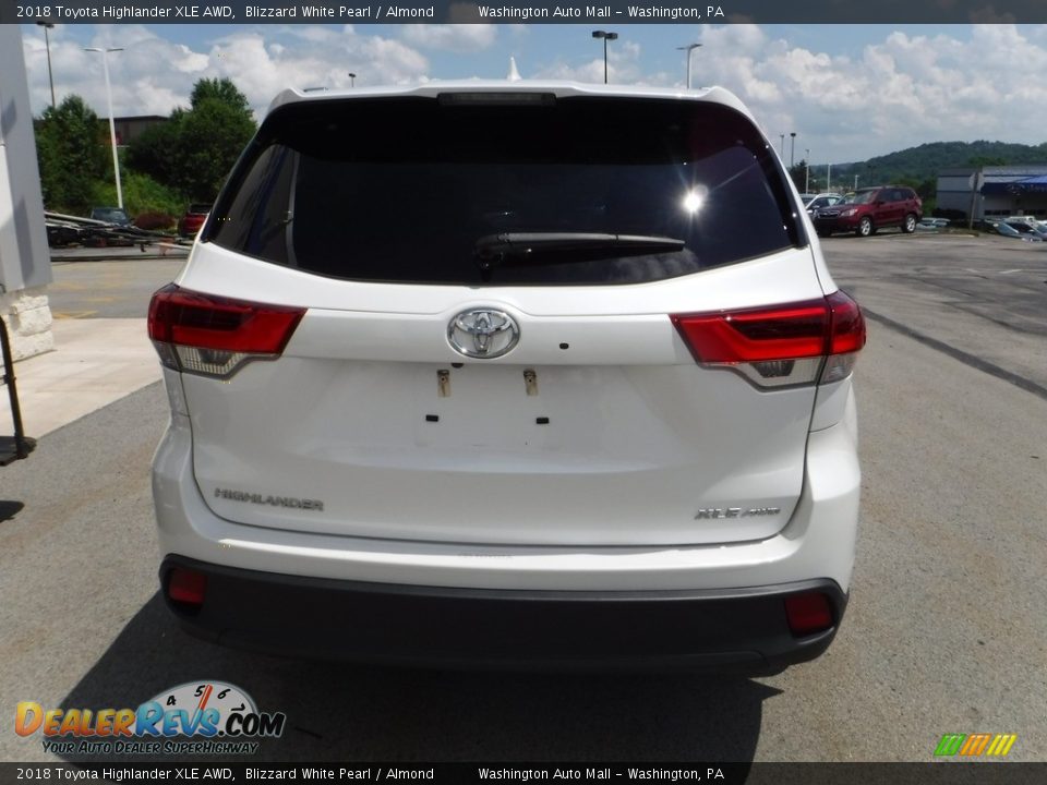 2018 Toyota Highlander XLE AWD Blizzard White Pearl / Almond Photo #9