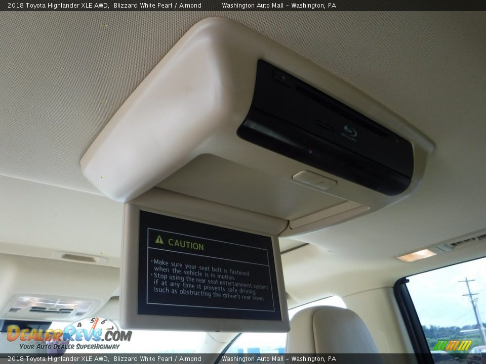 2018 Toyota Highlander XLE AWD Blizzard White Pearl / Almond Photo #12