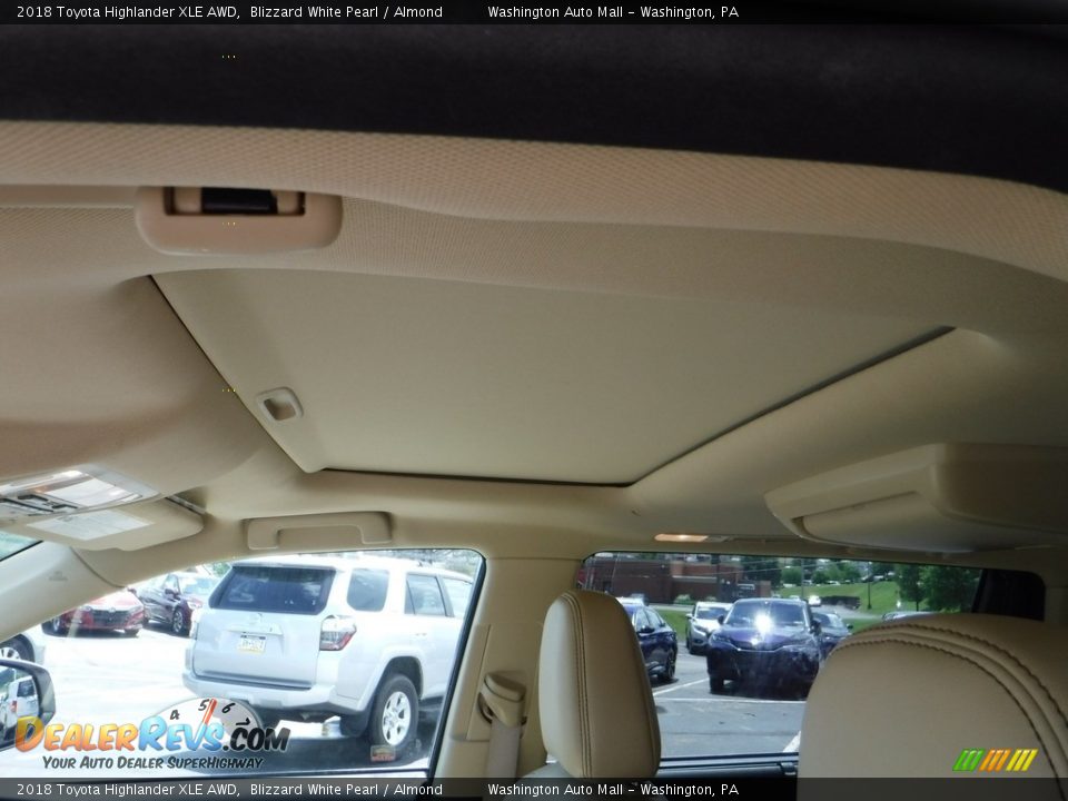 2018 Toyota Highlander XLE AWD Blizzard White Pearl / Almond Photo #13