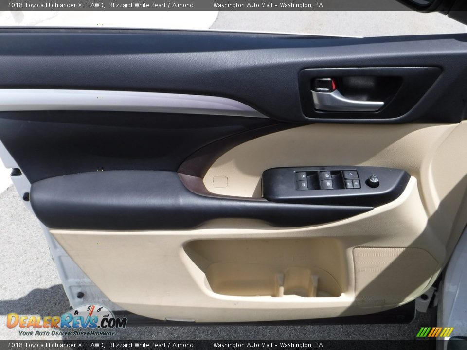 2018 Toyota Highlander XLE AWD Blizzard White Pearl / Almond Photo #18