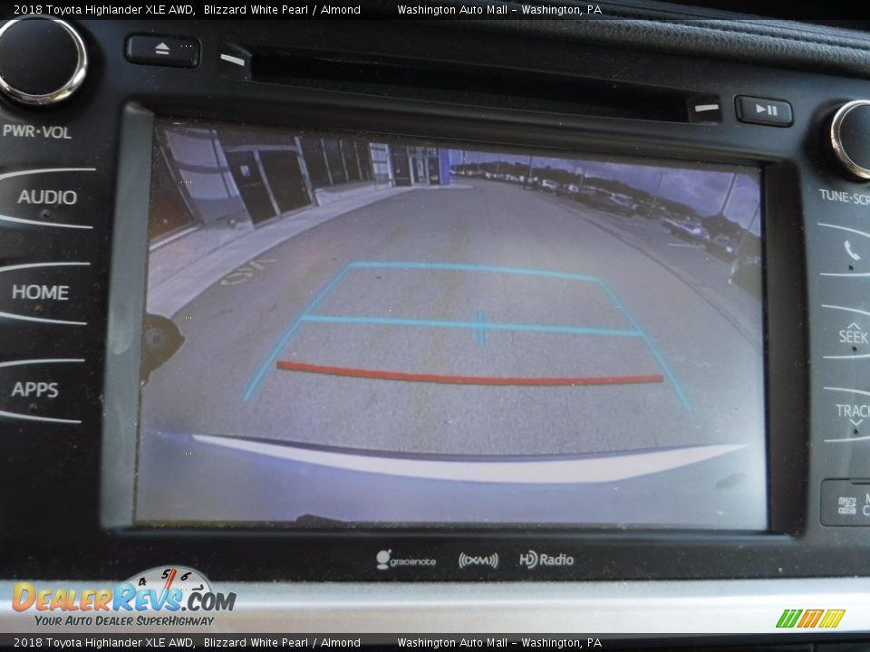 2018 Toyota Highlander XLE AWD Blizzard White Pearl / Almond Photo #21