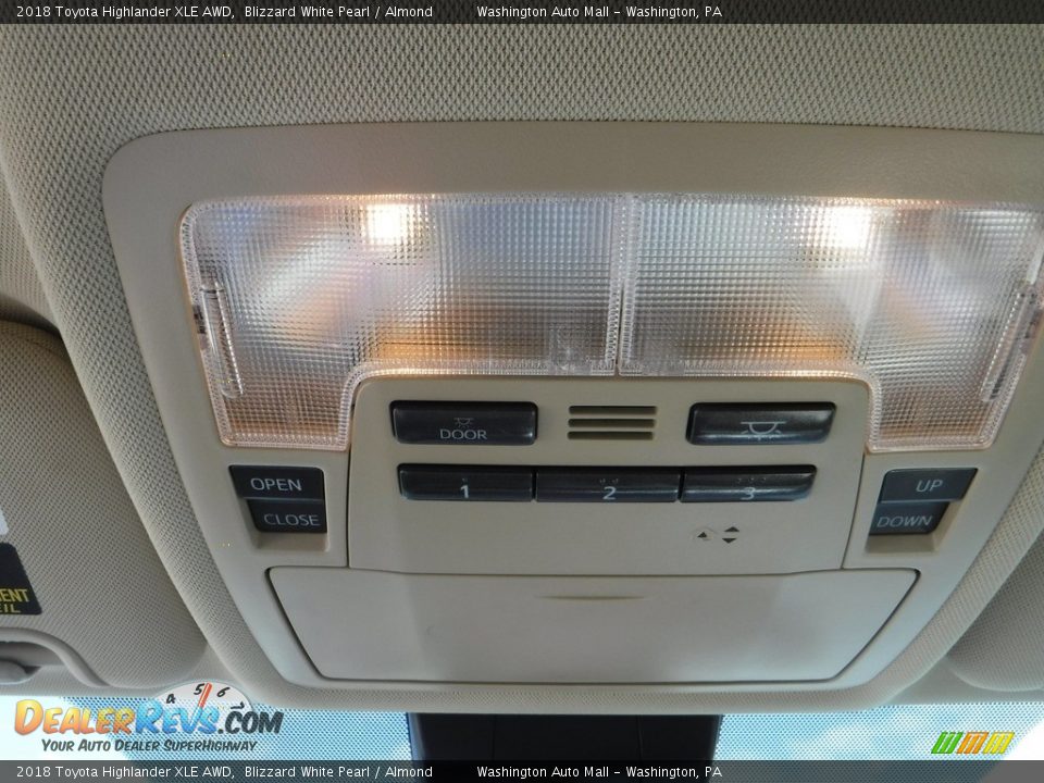 2018 Toyota Highlander XLE AWD Blizzard White Pearl / Almond Photo #22