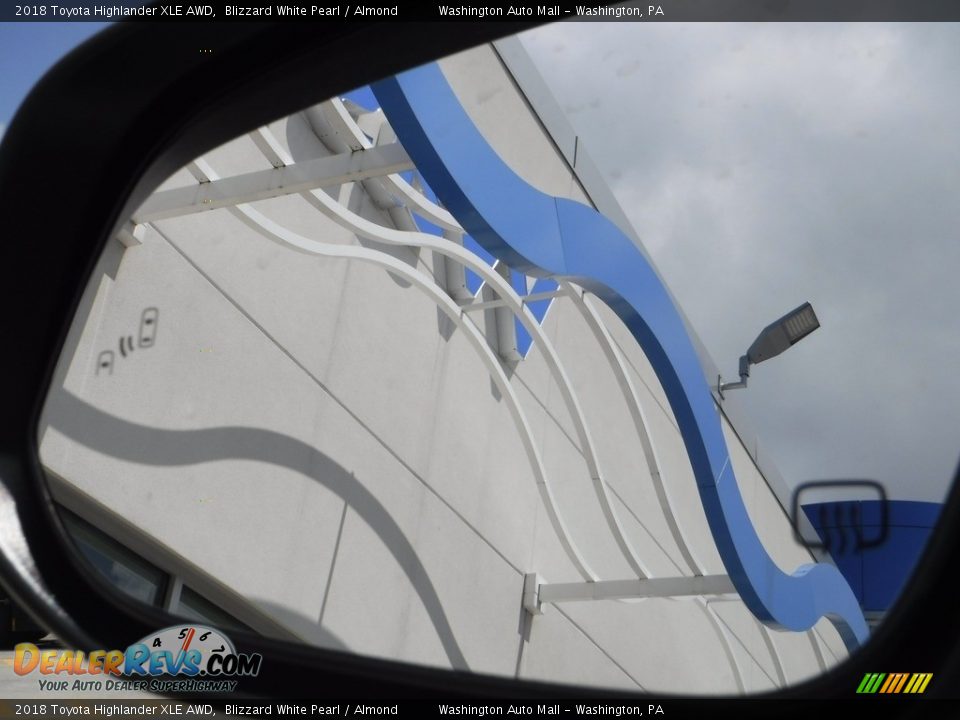 2018 Toyota Highlander XLE AWD Blizzard White Pearl / Almond Photo #24