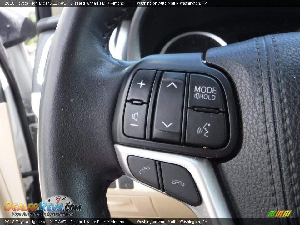 2018 Toyota Highlander XLE AWD Blizzard White Pearl / Almond Photo #25