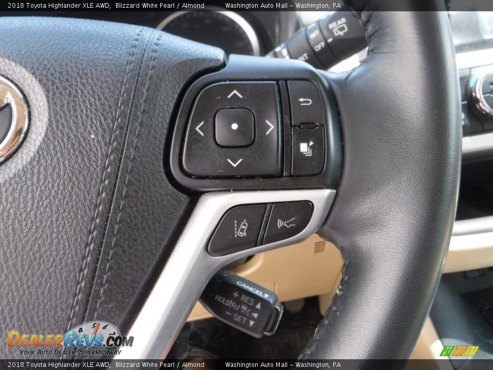 2018 Toyota Highlander XLE AWD Blizzard White Pearl / Almond Photo #26