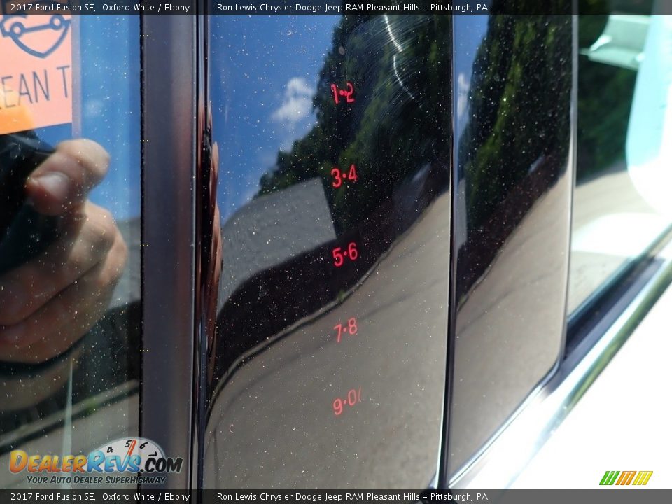 2017 Ford Fusion SE Oxford White / Ebony Photo #12