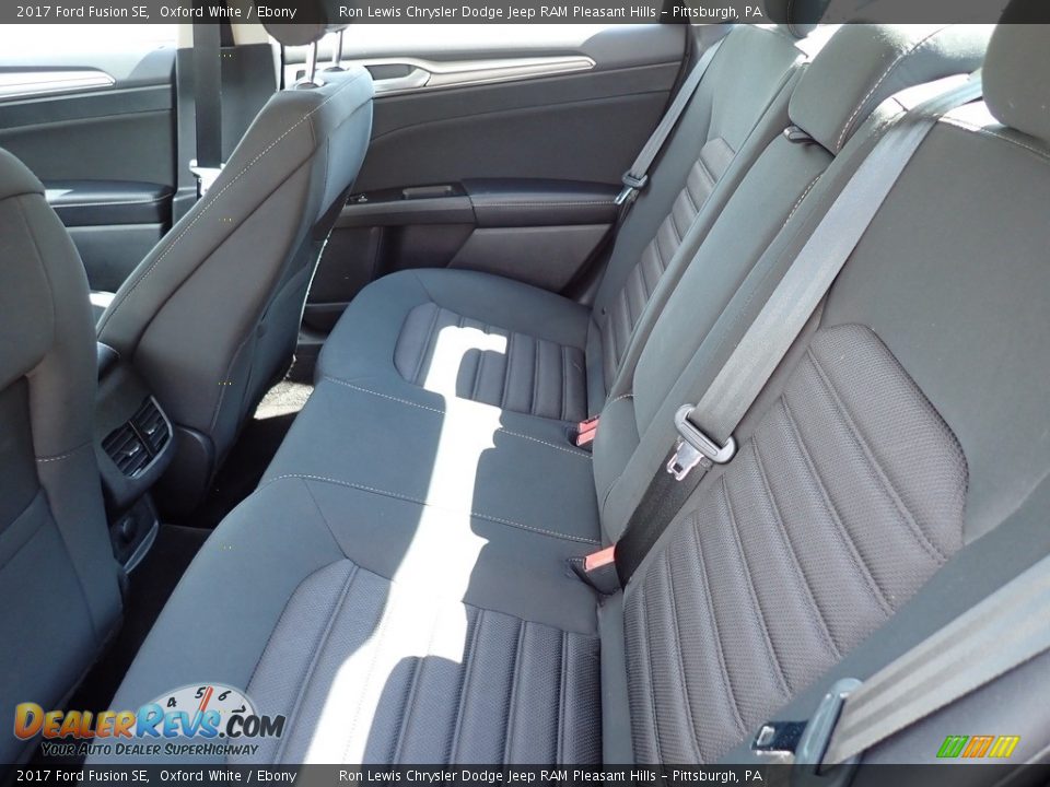 2017 Ford Fusion SE Oxford White / Ebony Photo #13
