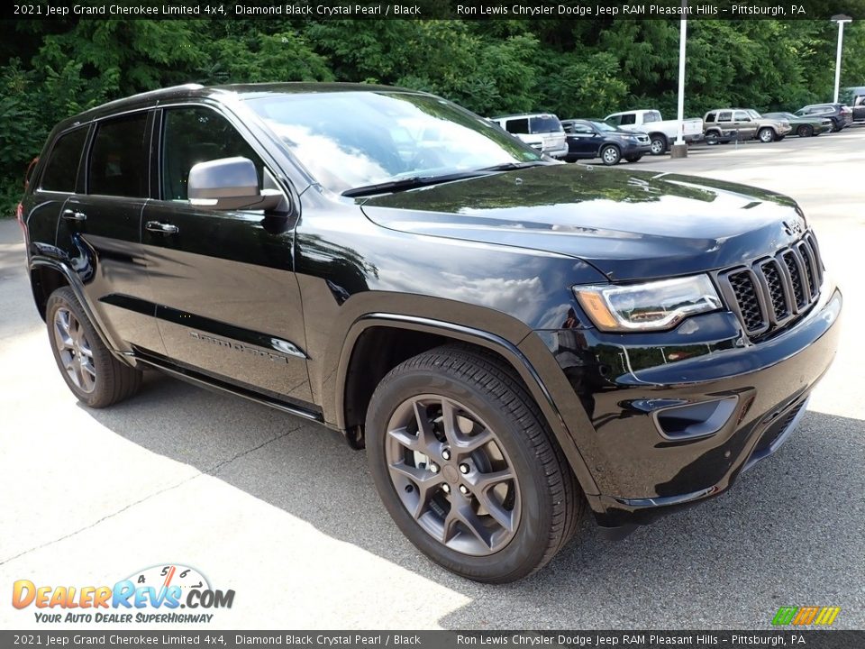 Front 3/4 View of 2021 Jeep Grand Cherokee Limited 4x4 Photo #7