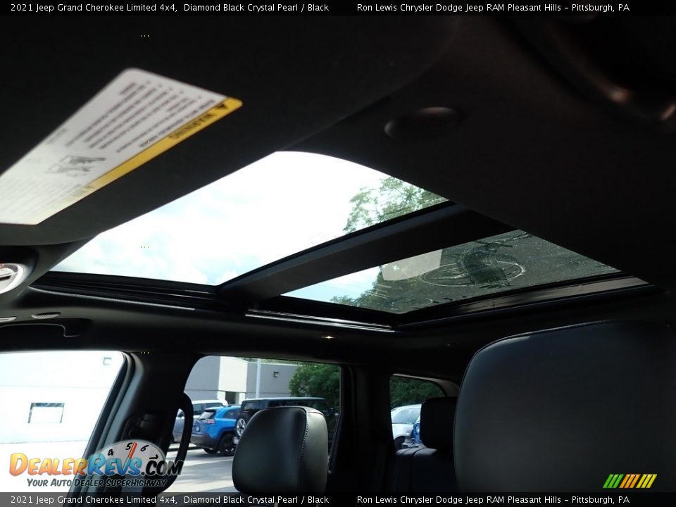 2021 Jeep Grand Cherokee Limited 4x4 Diamond Black Crystal Pearl / Black Photo #17