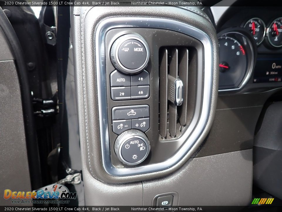 2020 Chevrolet Silverado 1500 LT Crew Cab 4x4 Black / Jet Black Photo #25