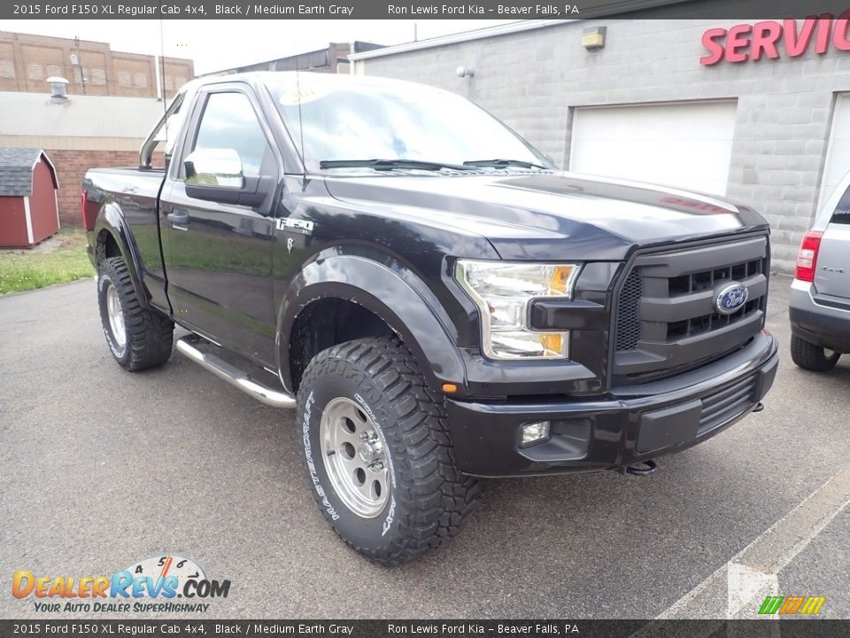 Front 3/4 View of 2015 Ford F150 XL Regular Cab 4x4 Photo #3