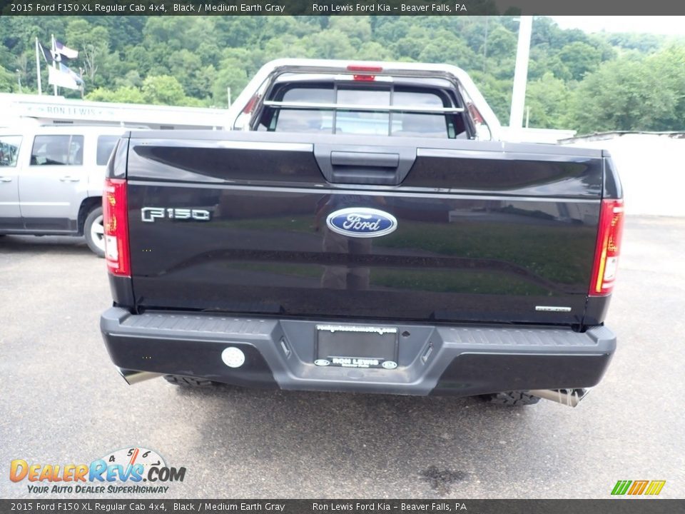 2015 Ford F150 XL Regular Cab 4x4 Black / Medium Earth Gray Photo #8