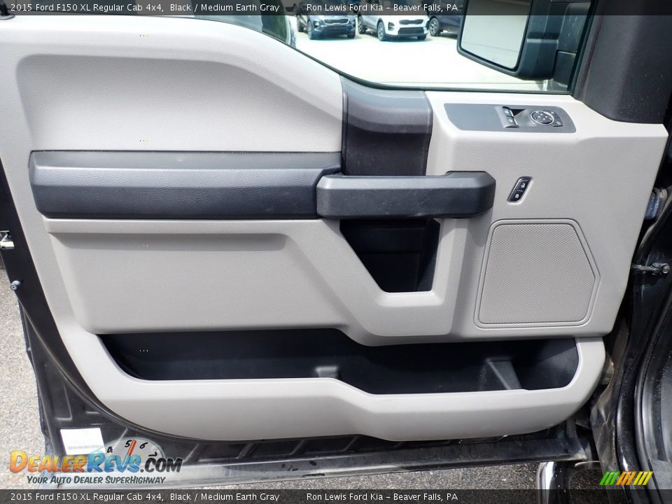 Door Panel of 2015 Ford F150 XL Regular Cab 4x4 Photo #14